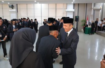 Lantik 130 Kepala Sekolah, Ratu Dewa Imbau Kepala Sekolah Muda untuk Kreatif dan Berinovasi