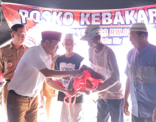 Wawako Palembang Prima Salam Tinjau Lokasi Kebakaran 1 Ilir, Serahkan Bantuan