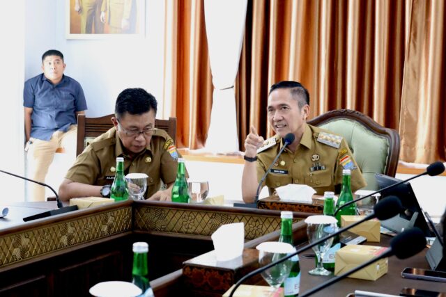 Percantik Kambang Iwak, Bangun Jembatan Bentuk Perahu Bidar