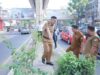 Sekda Aprizal Tinjau Pengecatan Trotoar Sudirman, Ajak Pengusaha Berkontribusi