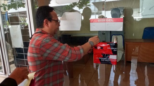 KPK Segel Sejumlah Ruangan di Kantor Pemkab Muara Enim, Termasuk Ruang Kerja Bupati