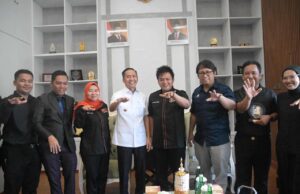 Ratu Dewa Dorong Seniman Komedi Melek Hukum dan Bijak Bermedsos