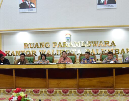 Launching CFD, Ribuan Warga diajak Gowes dibawah Ampera Gubernur turun langsung