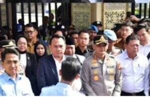 Ketua DPRD Sumsel Temui Massa BEM Nusantara, Tampung Aspirasi Mahasiswa di Halaman Kantor