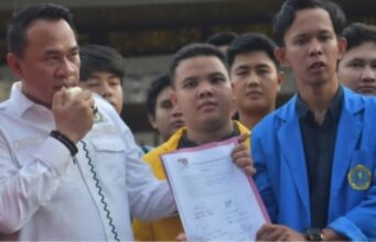 Ketua DPRD Sumsel Andie Dinialdie Temui Aksi Damai Aliansi BEM Sumsel