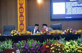 Wali Kota Ratu Dewa Hadiri Paripurna DPRD Palembang, Bahas Air Limbah hingga Pemajuan Kesenian
