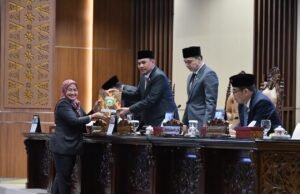 Rapat Paripurna XXXVIII DPRD Prov. Sumsel tentang Penyampaian Laporan Hasil Pelaksanaan Kegiatan Reses Pimpinan dan Anggota DPRD Provinsi Sumatera Selatan