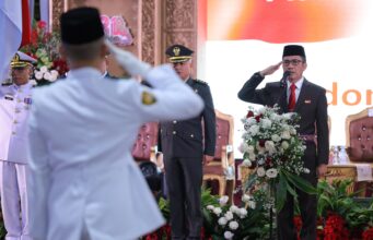 Usai 2 Minggu Karantina, Wali Murid Paskibraka Palembang Lepas Rindu di Malam Pengukuhan
