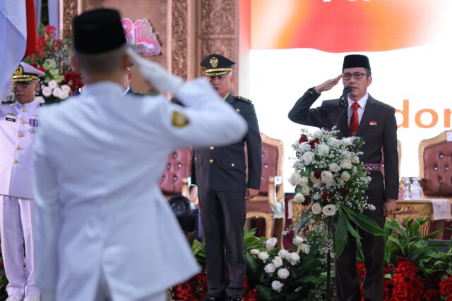 Usai 2 Minggu Karantina, Wali Murid Paskibraka Palembang Lepas Rindu di Malam Pengukuhan