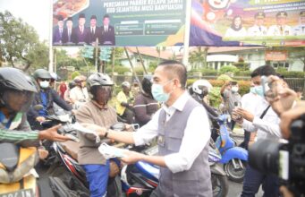 Ratu Dewa turun langsung bagikan masker ditengah kualitas udara Palembang yang memburuk