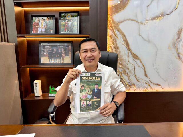 Kado Kelahiran dari Wali Kota Palembang, Bayi Lahir Langsung Dapat Akta Kelahiran