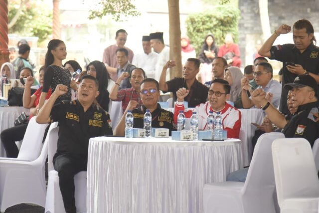 Ratu Dewa Buka Gebyar Indonesia Merdeka ke-81 di Bawah Jembatan Ampera