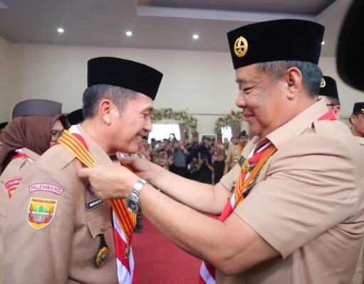 Wali Kota Palembang Ratu Dewa Terima Lencana Melati dari Gerakan Pramuka