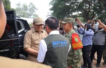 Darurat asap Palembang Ispu Tembus 302 Status Berbahaya, Menko Polkam Turun Gunung ke Posko Karhutla