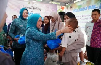 Perkuat Gizi Anak, TP PKK Palembang Salurkan Makanan Tambahan Olahan Ikan untuk Balita