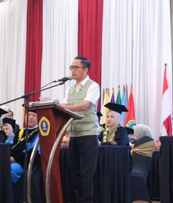 Wisuda ke-67 Universitas PGRI Palembang, Wali Kota Ratu Dewa Bagi Kisah Inspiratif, Ijazah Bukti Pernah Belajar, Karakter Bukti Memahami Hidup