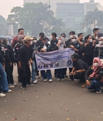 Peduli Kesehatan Masyarakat, YGANN Sumsel Bagikan 3.000 Masker di Kawasan Simpang Lima DPRD