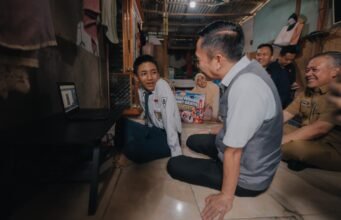 Dari Taman Kota, Ruang Aman Asap, Hingga Bagikan Ribuan Laptop untuk Siswa Miskin