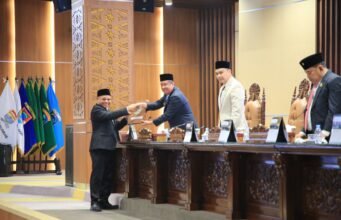 Wagub Cik Ujang Dengarkan Pandangan Umum Fraksi DPRD Sumsel terhadap Raperda APBD 2027