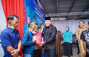 Bupati Toha Turun Langsung ke Bayung Lencir, Serap Aspirasi Warga dan Salurkan Bantuan Sembako