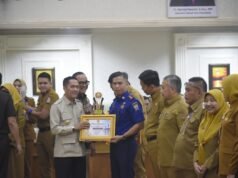Dinas Damkarmat dan 9 OPD Terbaik Diganjar Penghargaan, Wali Kota Ratu Dewa: Jangan Tunda Kerja, Jangan Persulit Warga