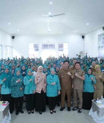 Ubah Gulma Jadi Berkah: Pemkot Palembang Dorong Olah Eceng Gondok Jadi Kompos untuk Ketahanan Pangan Keluarga